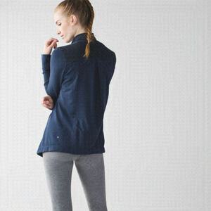 Lululemon Coast Wrap Heathered Mod Naval Blue